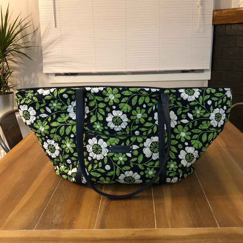 Vera Bradley Duffle / Travel Bag Like New